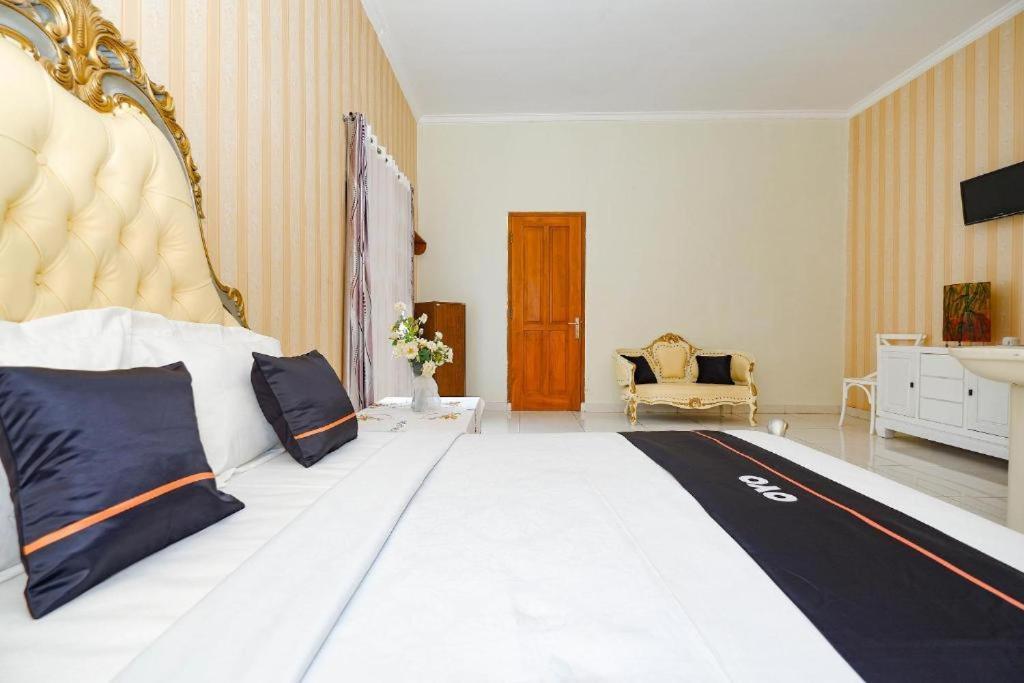 Guest House Gethsemane Salatiga Exterior foto